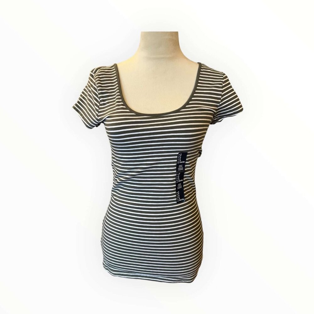 Gap Tee (481-1)